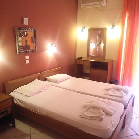 Pelli Hotel Pefkochori Bagian luar foto
