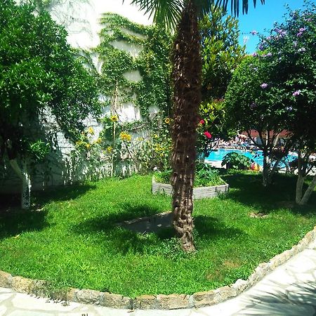 Pelli Hotel Pefkochori Bagian luar foto