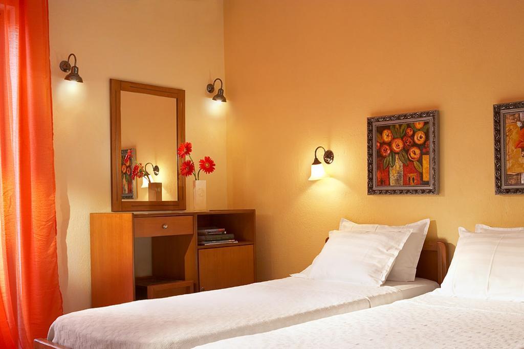 Pelli Hotel Pefkochori Bagian luar foto