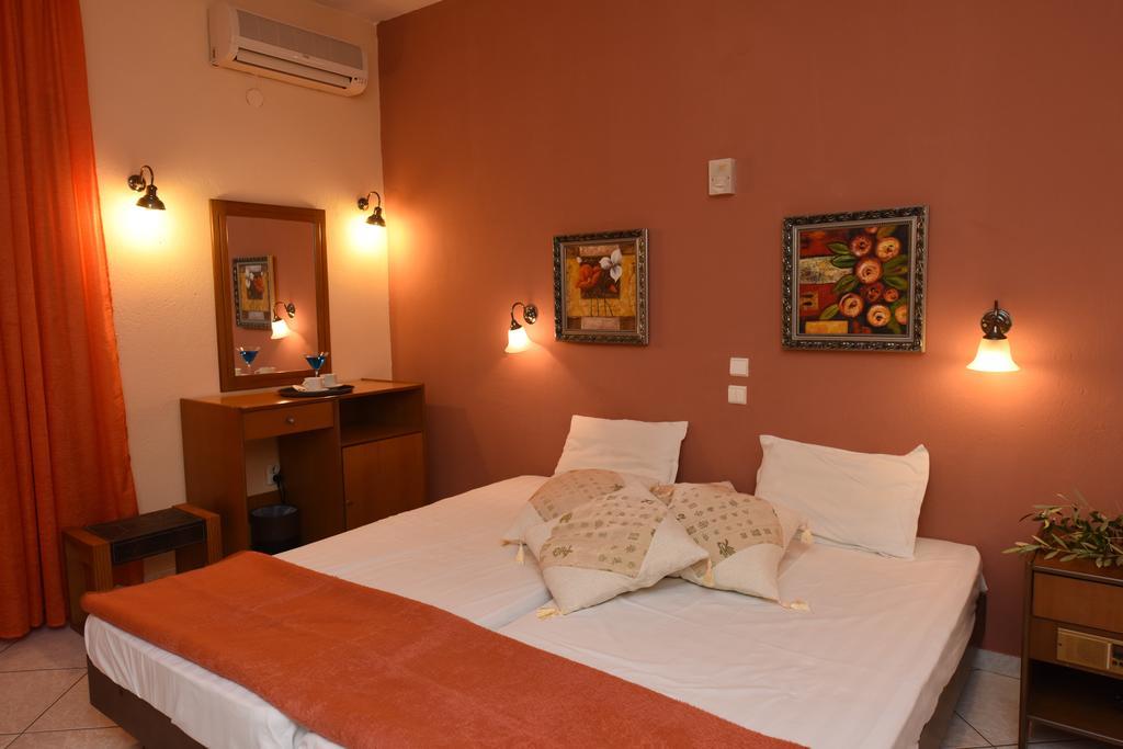 Pelli Hotel Pefkochori Bagian luar foto