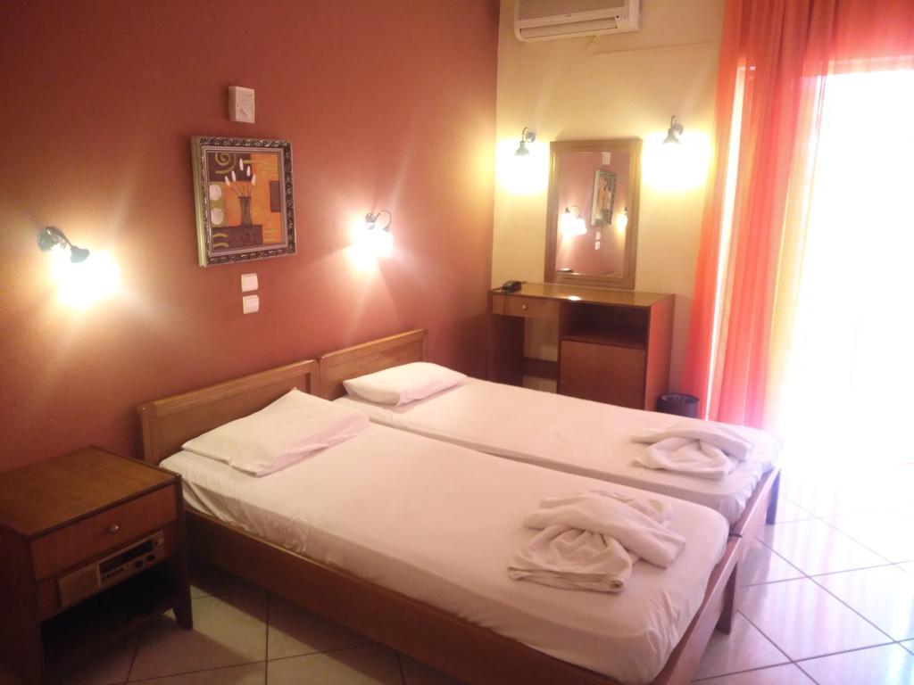 Pelli Hotel Pefkochori Bagian luar foto