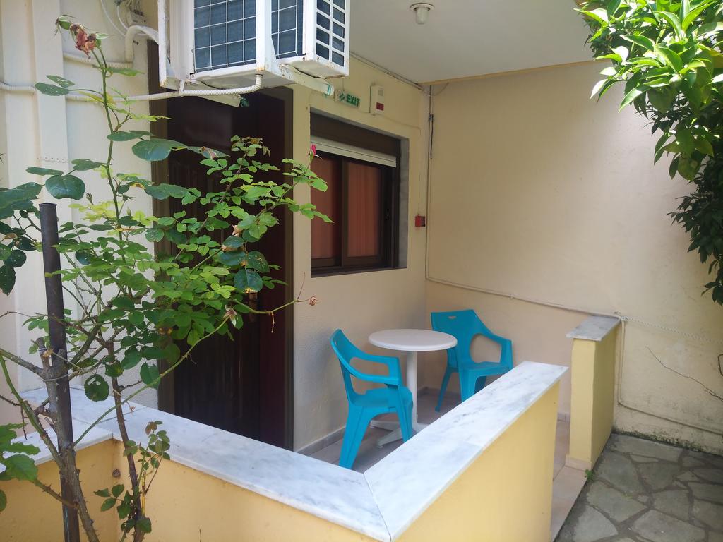 Pelli Hotel Pefkochori Bagian luar foto