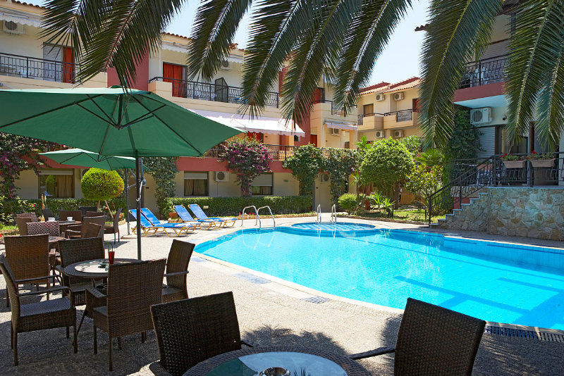 Pelli Hotel Pefkochori Bagian luar foto