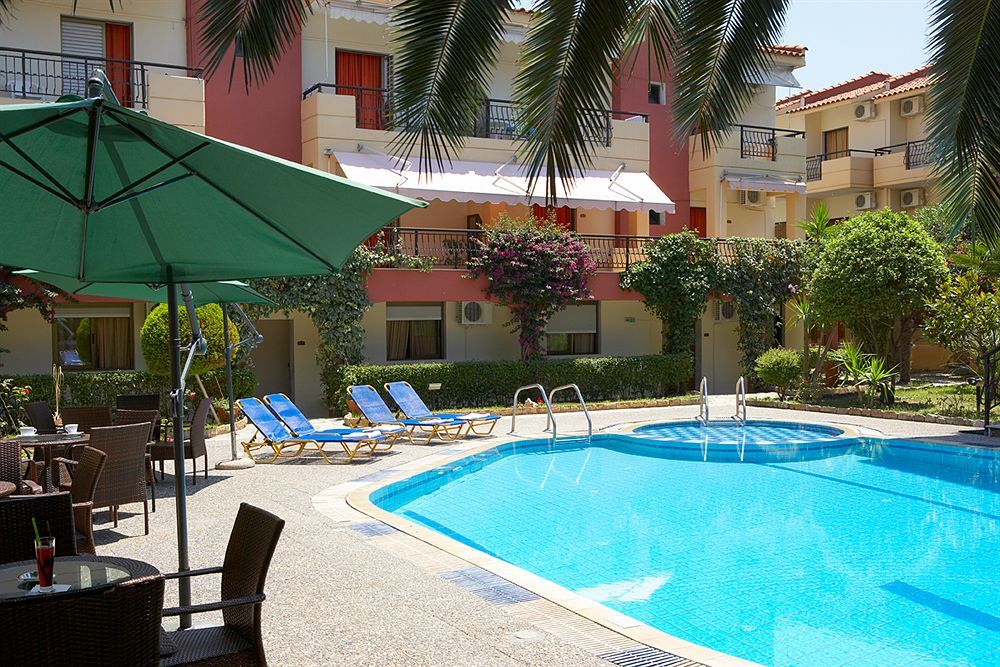 Pelli Hotel Pefkochori Bagian luar foto