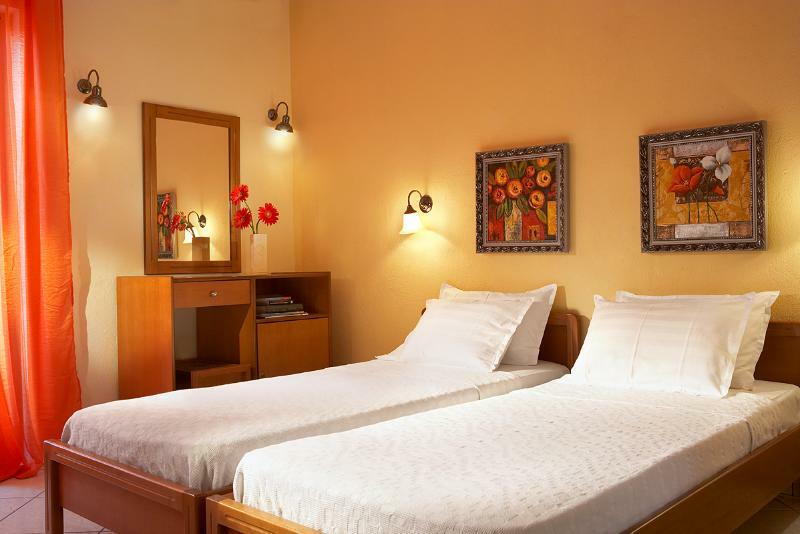 Pelli Hotel Pefkochori Bagian luar foto